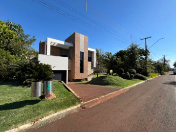 Casa nas Marinas por R$1.900.000 em Santa Helena